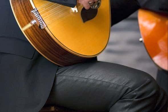 Jantar e espetáculo de fado em Canto do Poeta