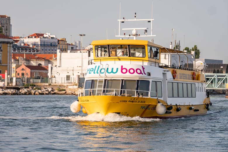 Panorâmica do barco turístico de Lisboa