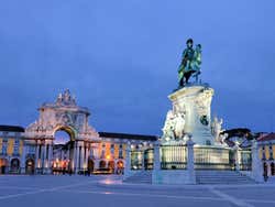 Praça do Comércio ao anoitecer