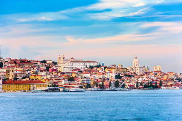 Passeio de barco tradicional por Lisboa